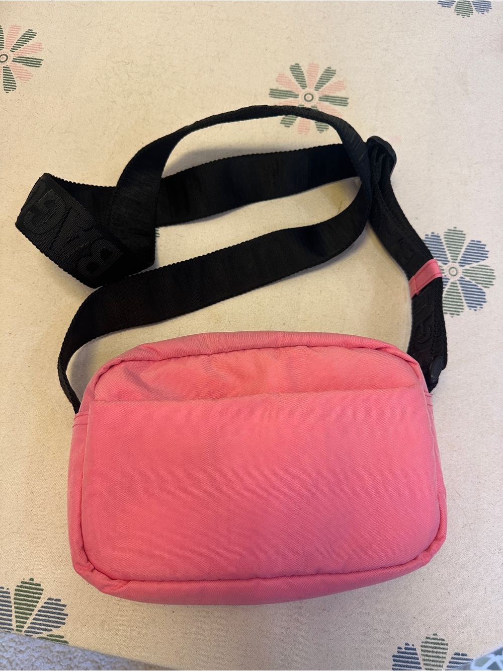 BAGGU Pink Crossbody Camera Bag with Black Strap